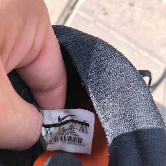 Soccer cleats - Picture 4 of 4